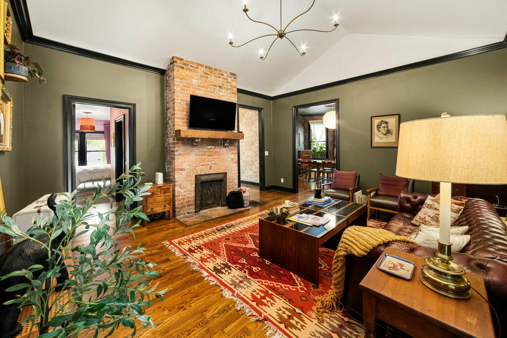 Magnolia Crest Manor