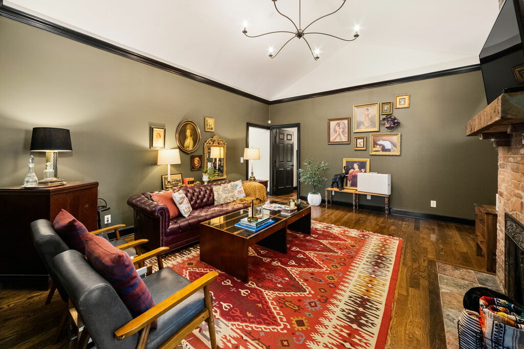 Magnolia Crest Manor