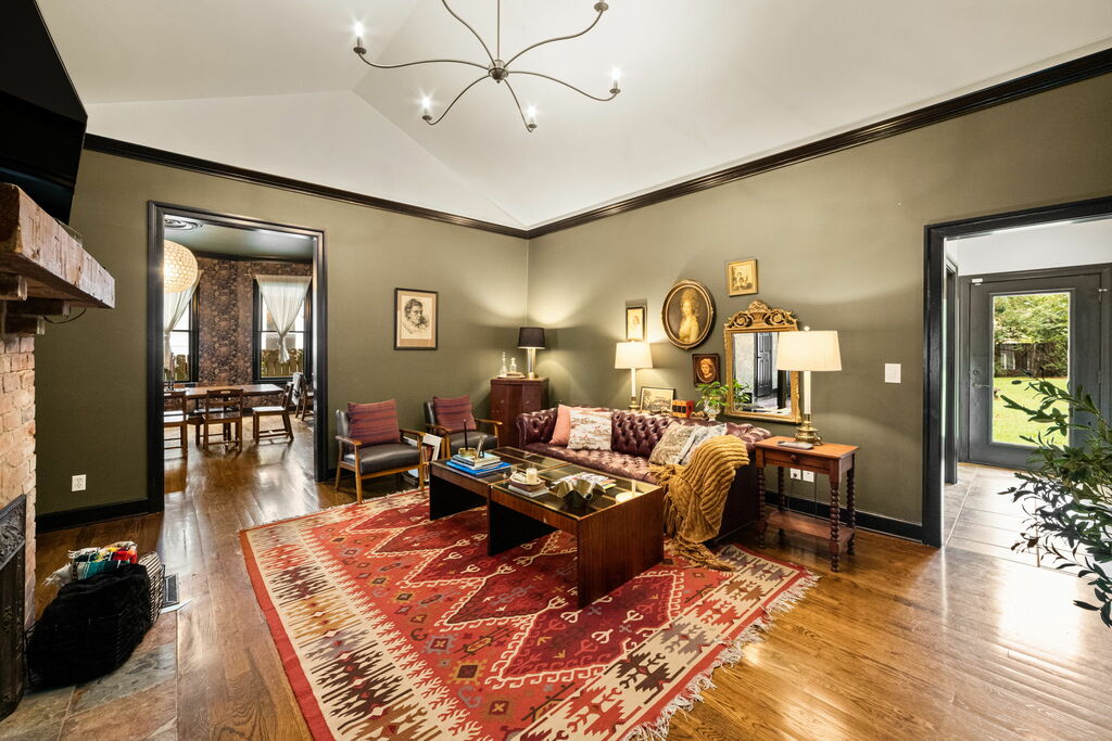 Magnolia Crest Manor