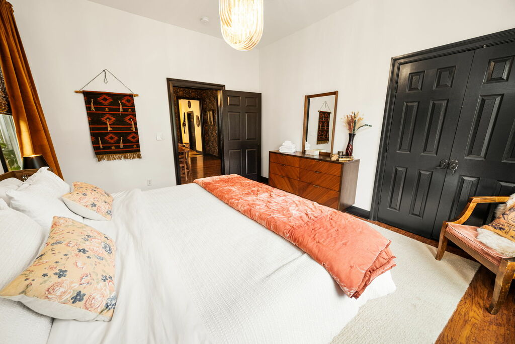 Magnolia Crest Manor