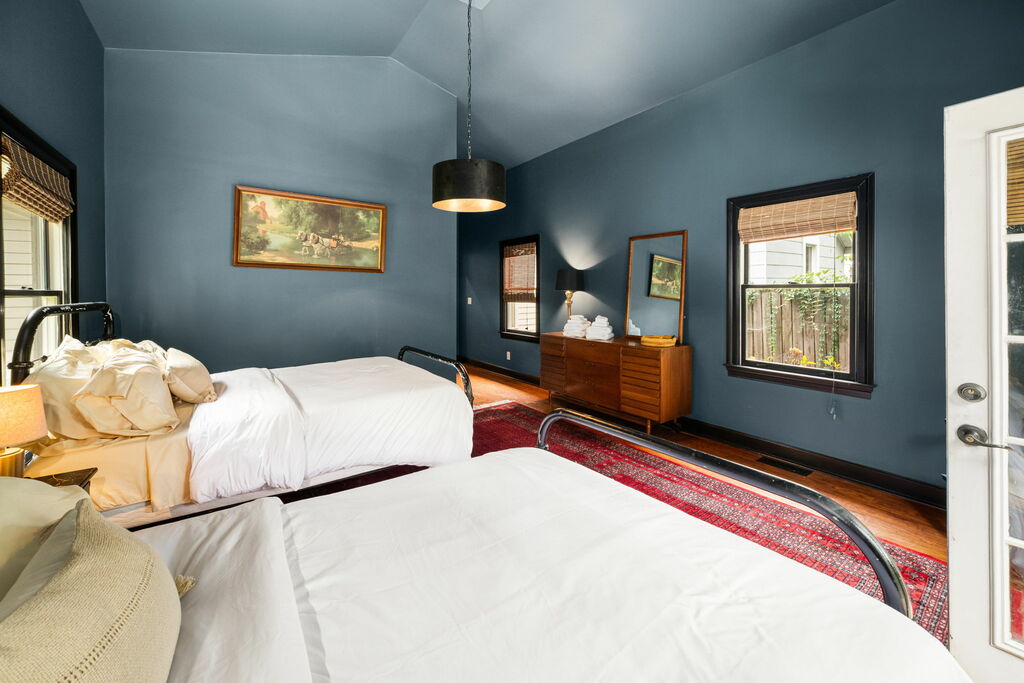 Magnolia Crest Manor