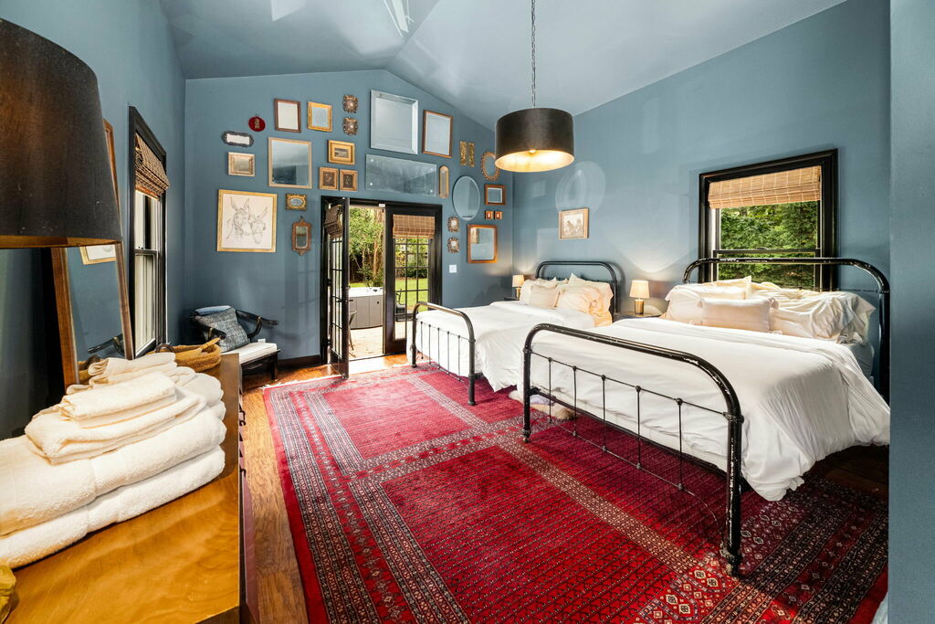 Magnolia Crest Manor