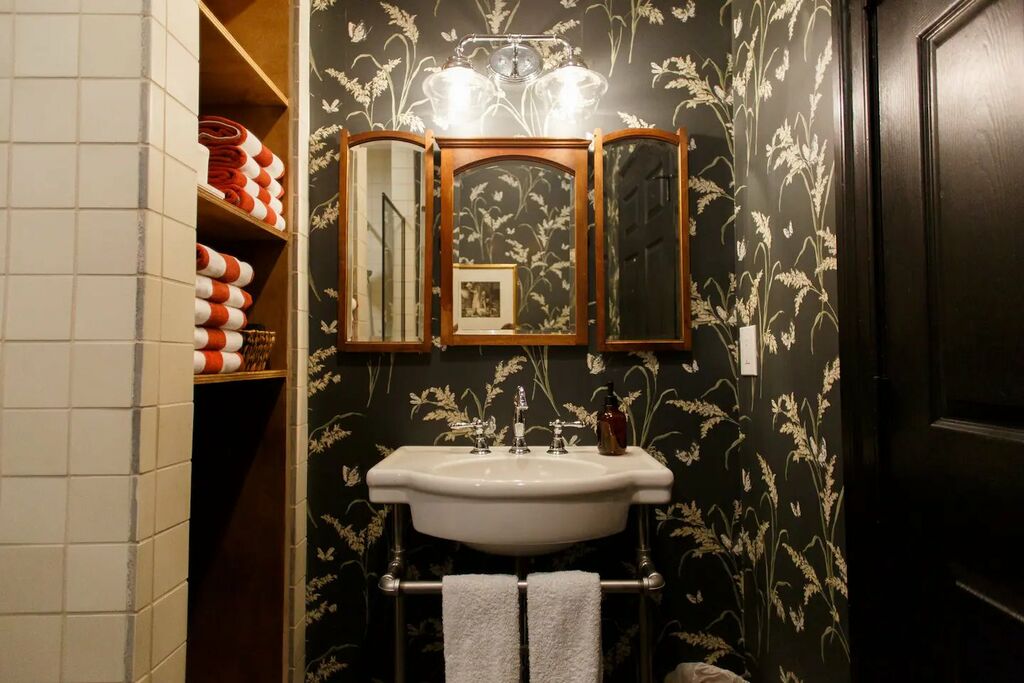 Magnolia Crest Manor