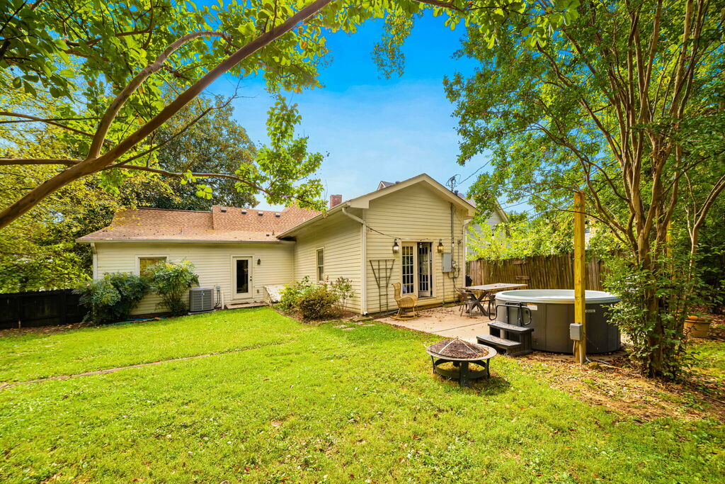 Magnolia Crest Manor