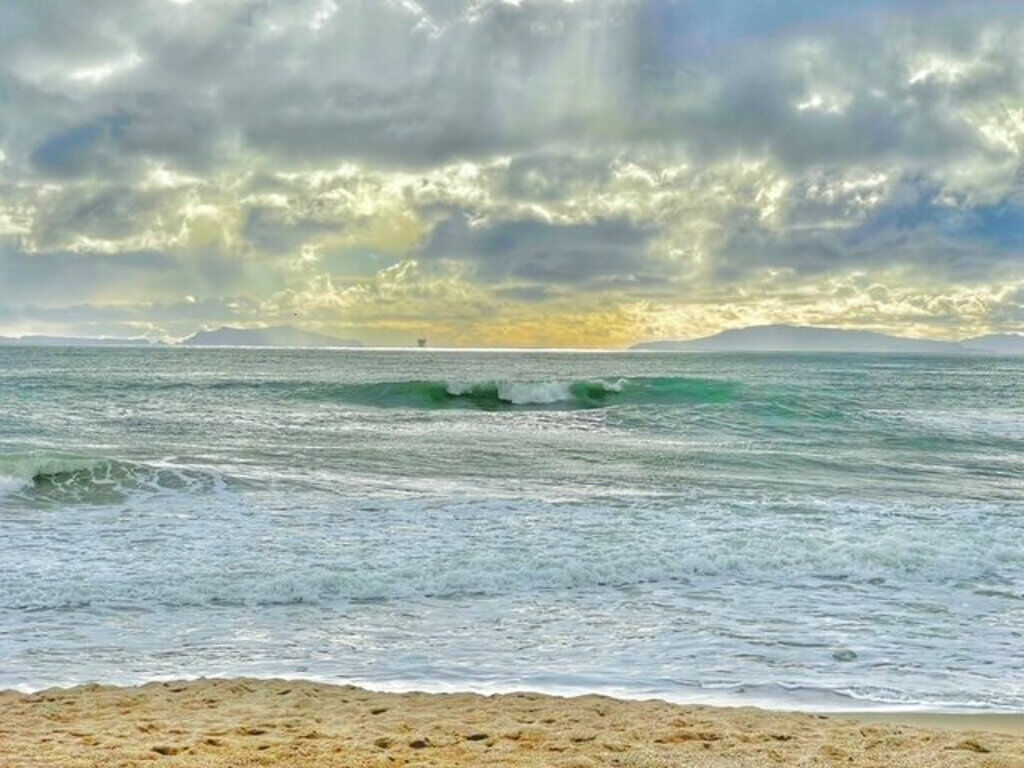 Sandy Coast Charm