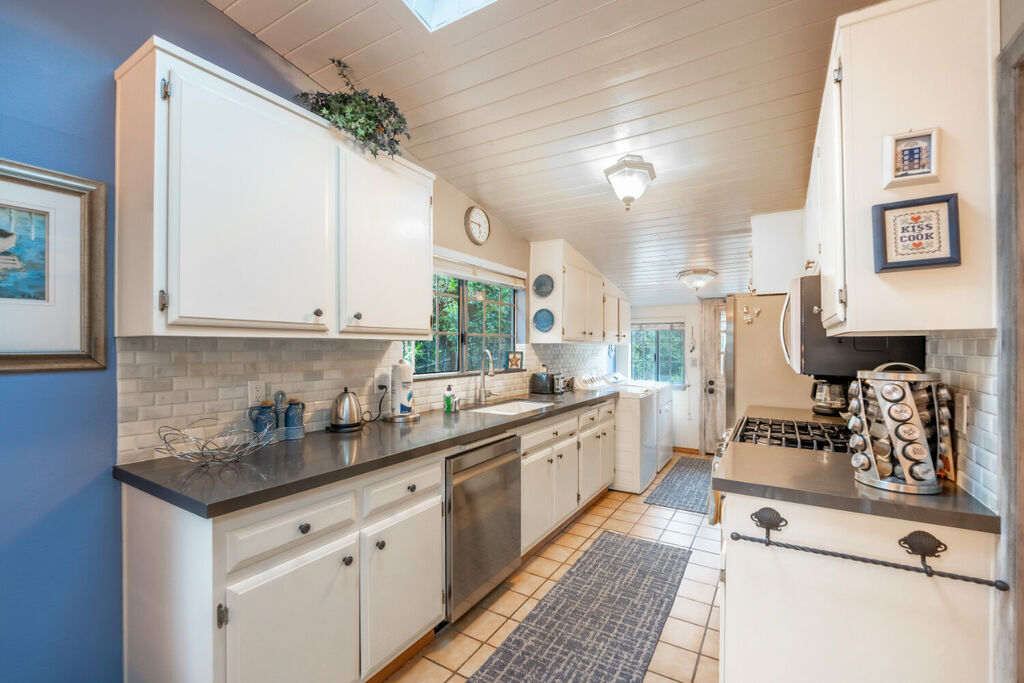 Nantucket Cottage Hideaway