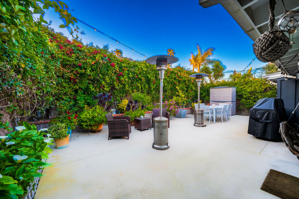 Nantucket Cottage Hideaway