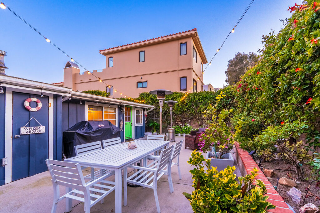 Nantucket Cottage Hideaway